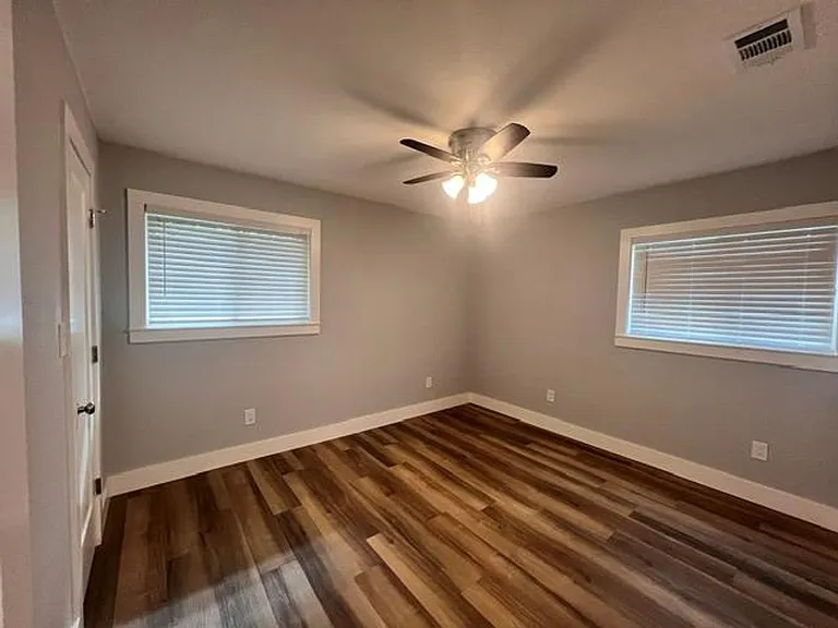 200 Deen Ave — Photo 16