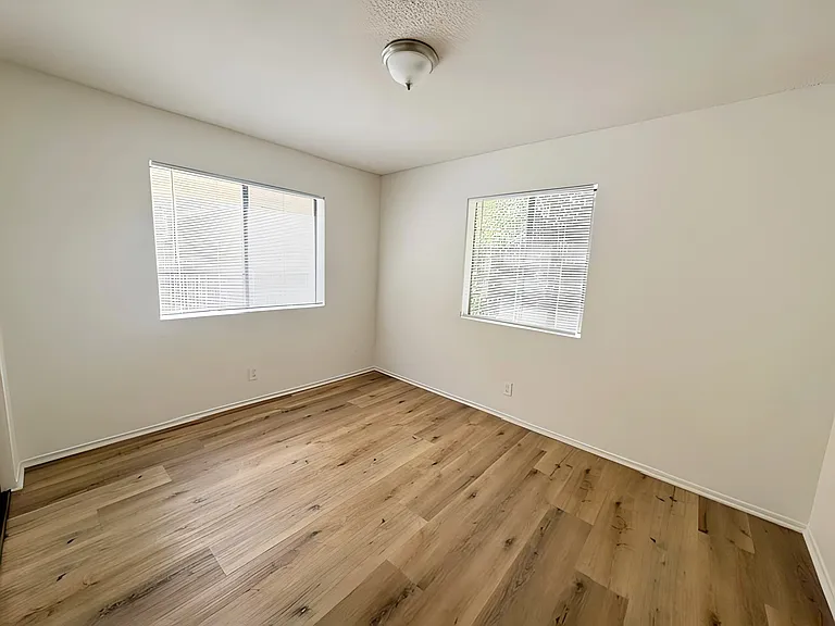 1221 E Venice Blvd #2 — Photo 2