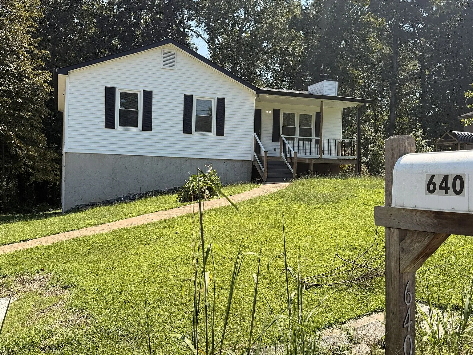 4 bed, 2.0 bath, 1520 sqft, $2,250 — Photo 2