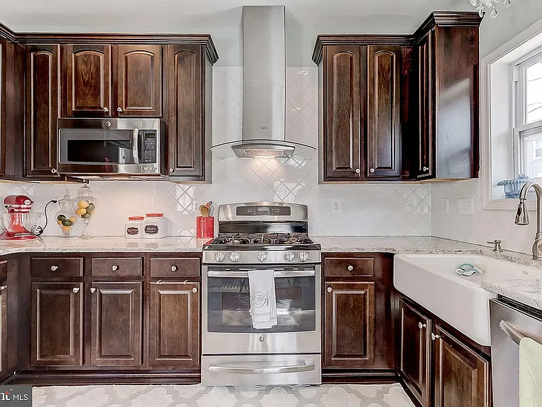1447 Decatur St — Photo 3