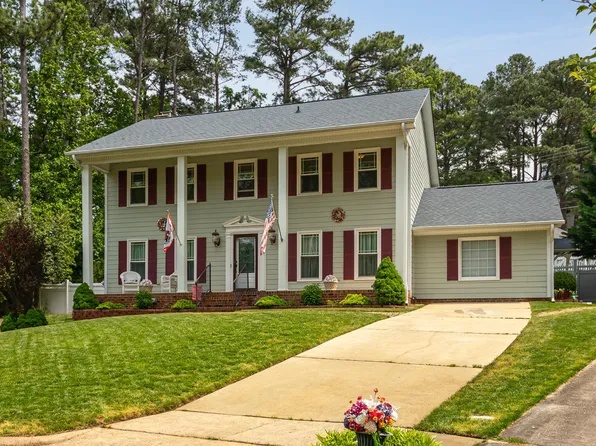 1213 Indian Trail Dr, Raleigh, NC 27609