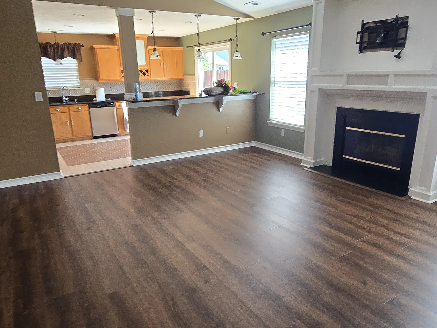3 bed, 1308 sqft, $2,200 — Photo 3