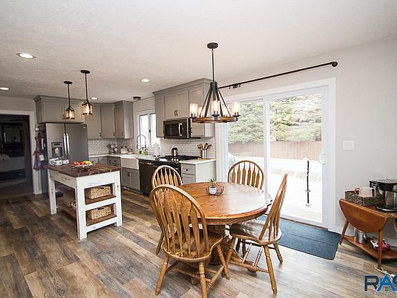4th image of 100 Ivy Ln
