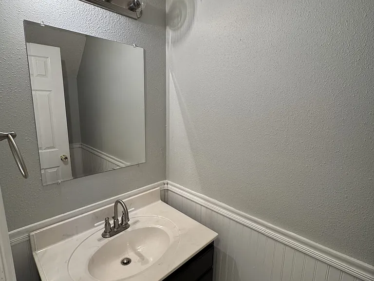 397 Oakland Rd — Photo 8