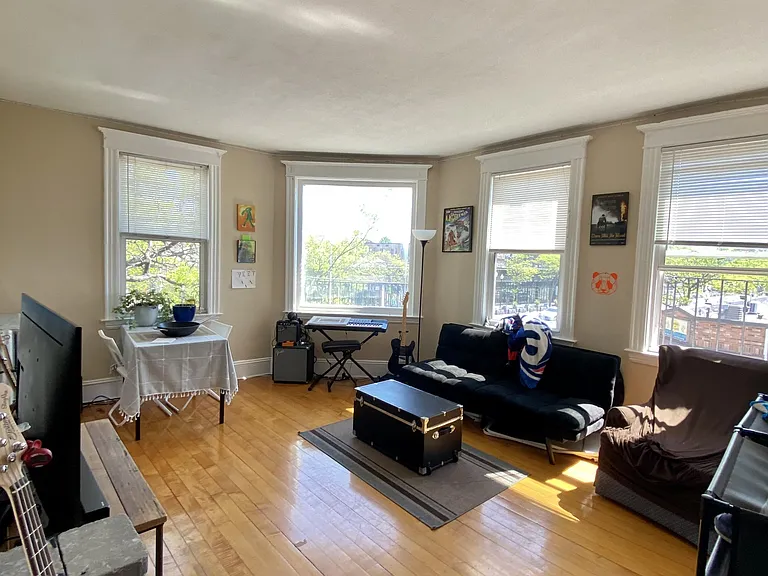 178 Brighton Ave #7 — Photo 1