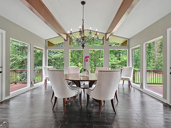4th image of 626 Golf View Dr
