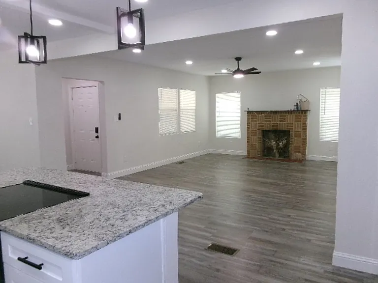 1408 W Main St — Photo 13