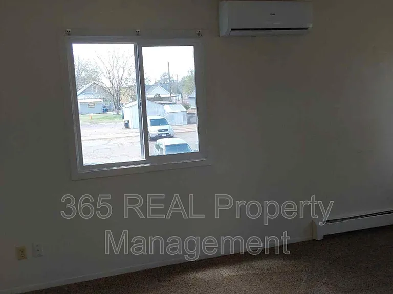 204 14th St #B — Photo 4