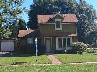 306 N Main St, Walworth, WI 53184