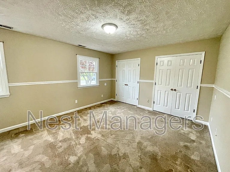 623 Daharan Dr — Photo 14