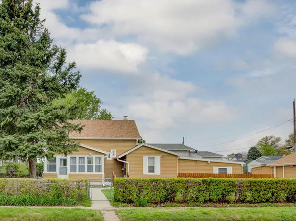 3330 S 36th St, Omaha, NE 68105
