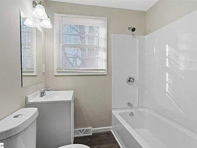 2nd fully remodeled full bath.