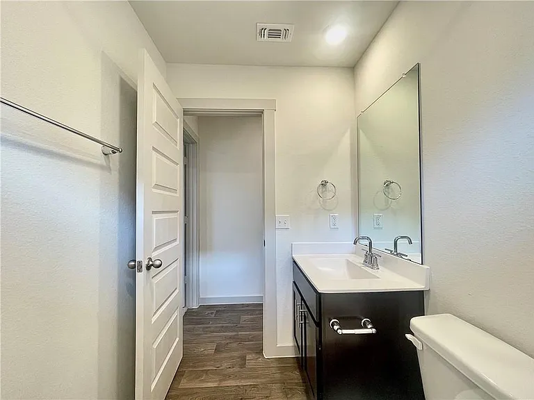 110 Krause Springs Dr — Photo 16