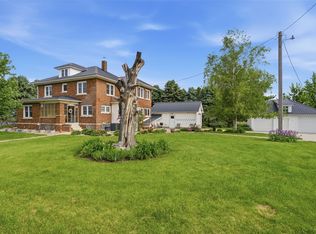 15736 120th Ave, Scotch Grove, IA 52310