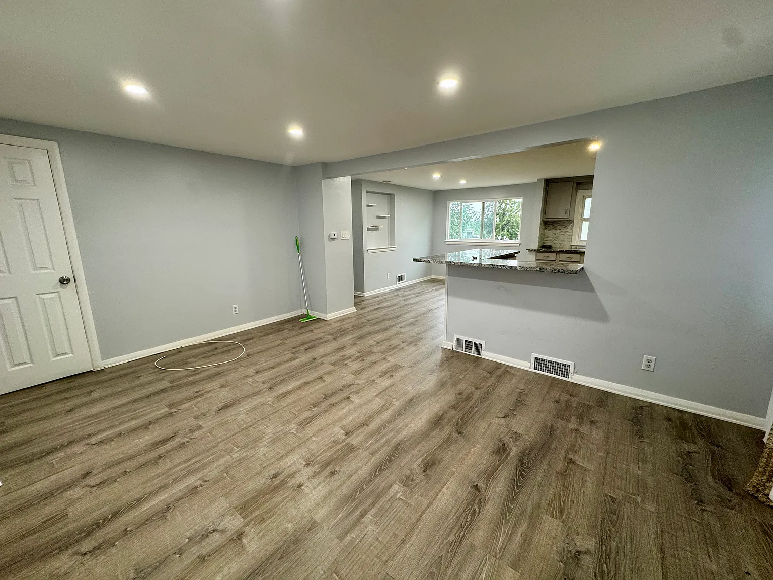2 bed, $2,300 — Photo 3
