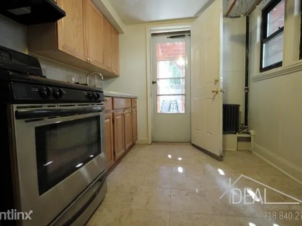 654 Union St, Brooklyn, NY 11215