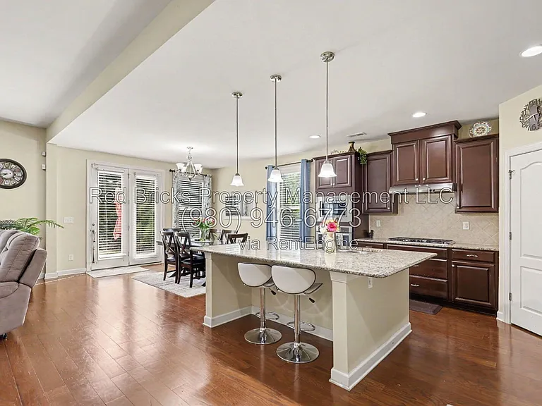 747 Coralbell Way — Photo 16