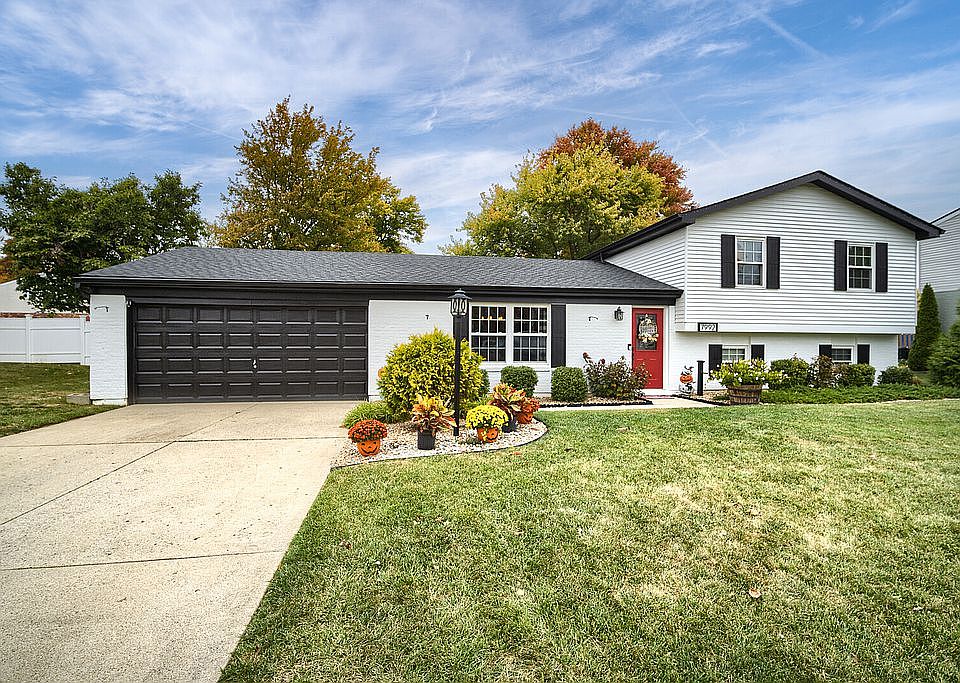 1st image of 7992 Manor Dr
