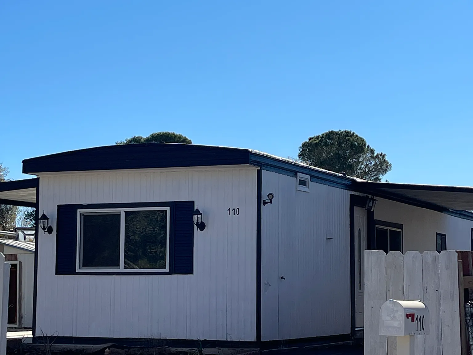 3 bed, 750 sqft, $1,200 — Photo 1