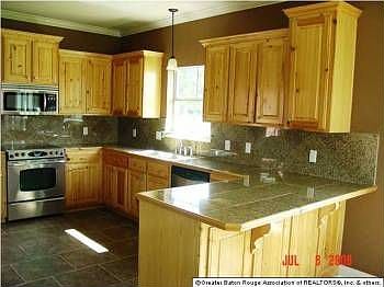 2nd image of 1035 W Julia Ave