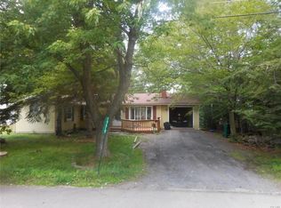 1779 Rolling Hills Dr, Coolbaugh Twp, PA 18466
