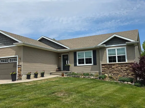 6519 Dakota Dr, West Des Moines, IA 50266