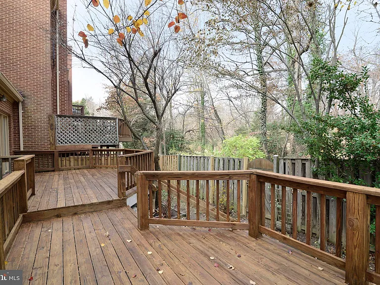 10200 Aspen Willow Dr — Photo 57