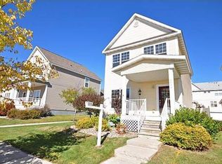 2853 Faulkner Dr, Chaska, MN 55318