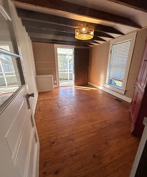 1086 W Hancock Ave — Photo 18