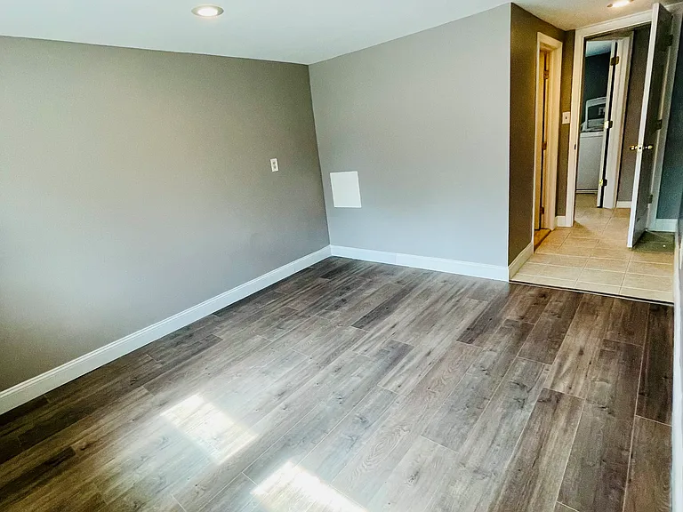 Master Bedroom ( Bedroom 1)