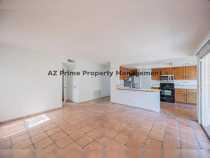 489 W Carmen St — Photo 10