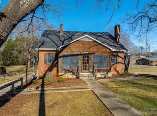 917 E Main St, Maiden, NC 28650