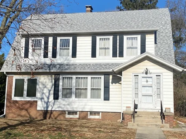 221 W South St, Pontiac, IL 61764