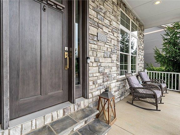 2nd image of 1506 Celebration Cir S