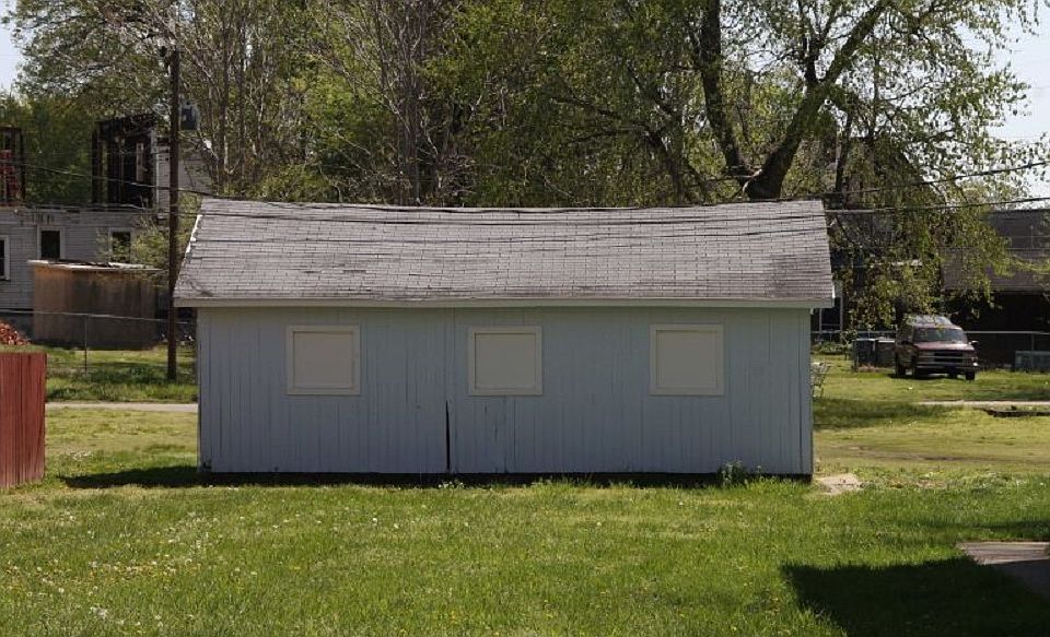 2nd image of 1406 Parrett St