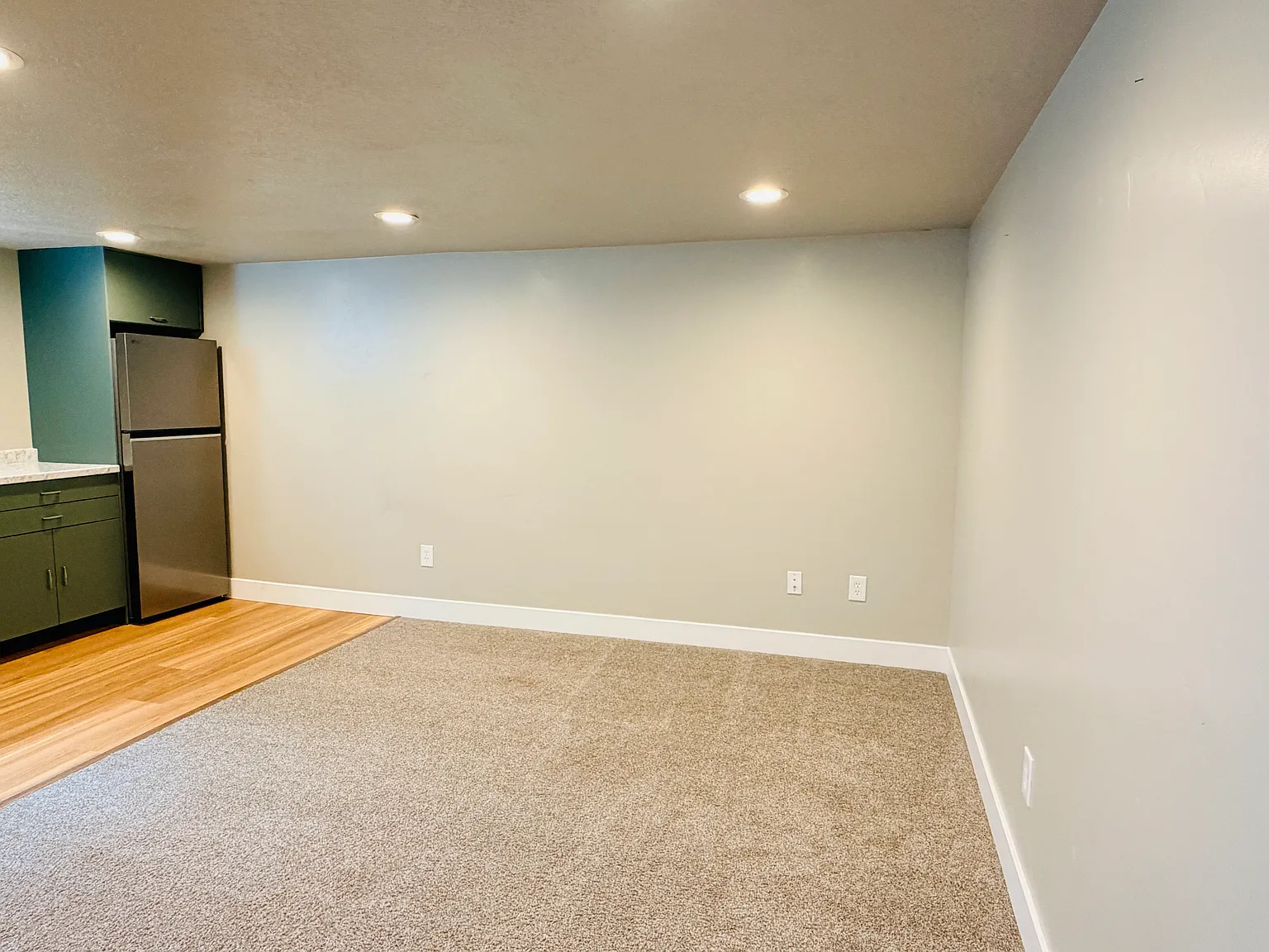 2 bed, 830 sqft, $1,200 — Photo 2