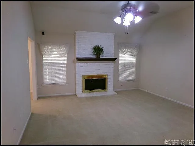 1024 Colonial Dr — Photo 4
