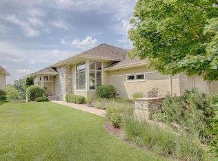 4201 Woodland Trl, Golden Valley, MN 55422