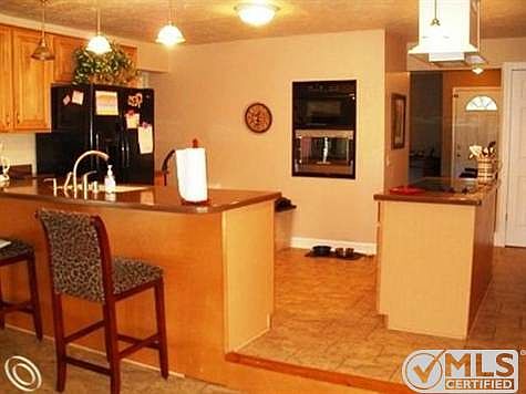 13635 Rattalee Lake kitchen.JPG