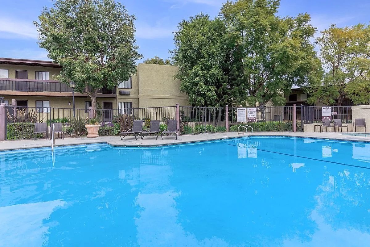 Heritage Park Alta Loma 55+ — Photo 3