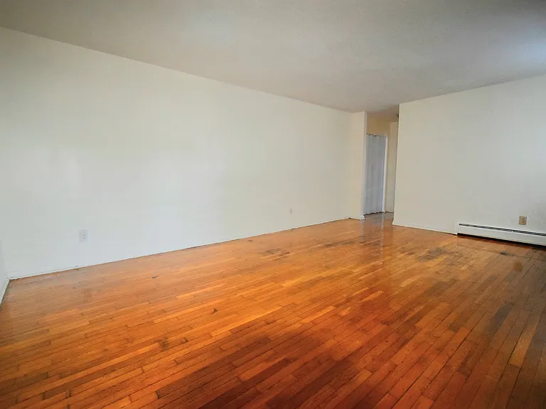 58 Underwood St #B8 — Photo 2
