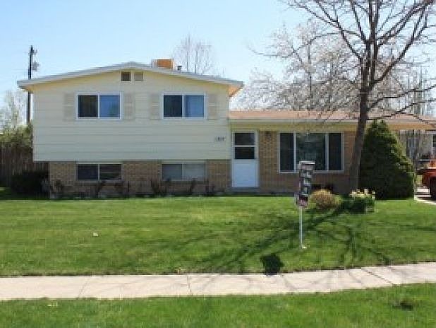 2nd image of 1527 S Melanie Ln