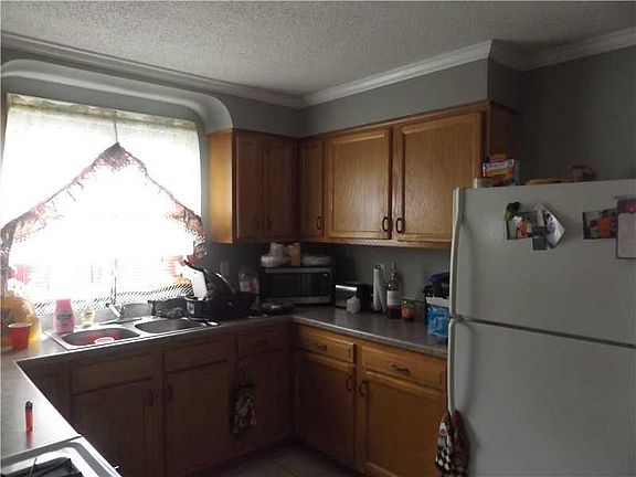 5th image of 4970-72 Lafaye St