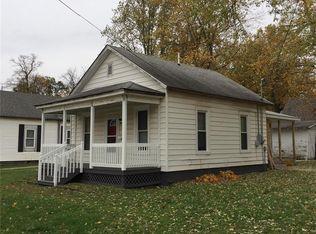 601 E 2nd St, Pana, IL 62557