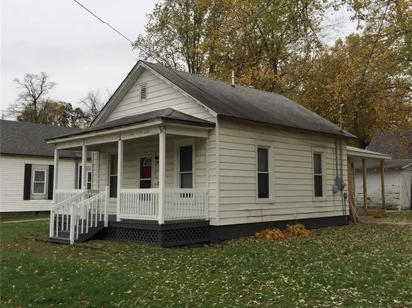 601 E 2nd St, Pana, IL 62557