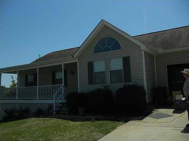 1st image of 1121 Lightning Dr