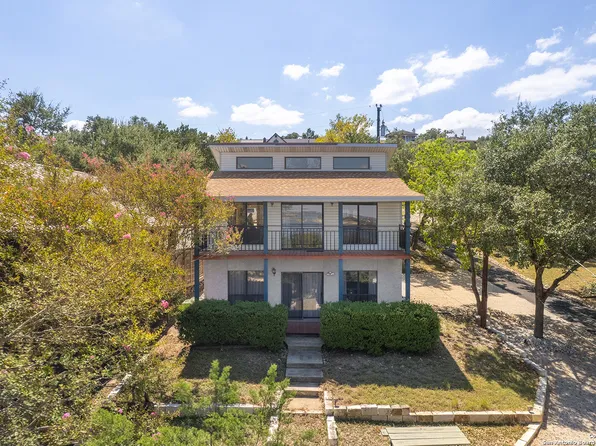 1021 Hillcrest Forest, Canyon Lake, TX 78133