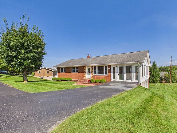 2nd image of 40 Ellett Rd