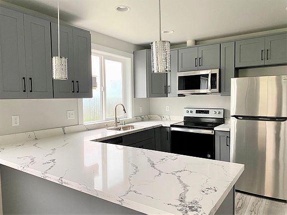 LOVELY KITCHEN WITH ALL NEW APPLIANCES