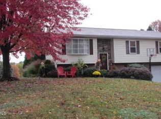 723 Bogar Dr, Selinsgrove, PA 17870